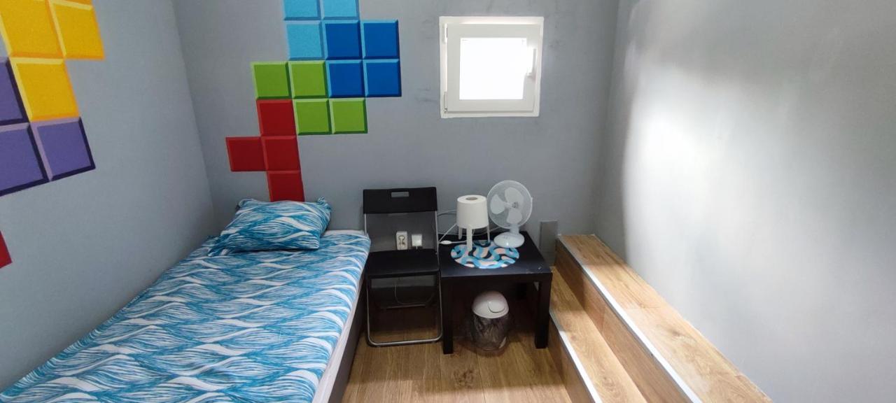 Tetris Sopot Hostel Room photo